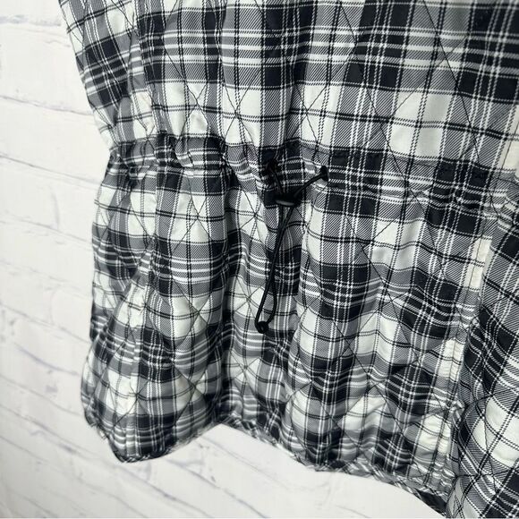 Relativity women’s small black and white vest - Picture 5 of 5